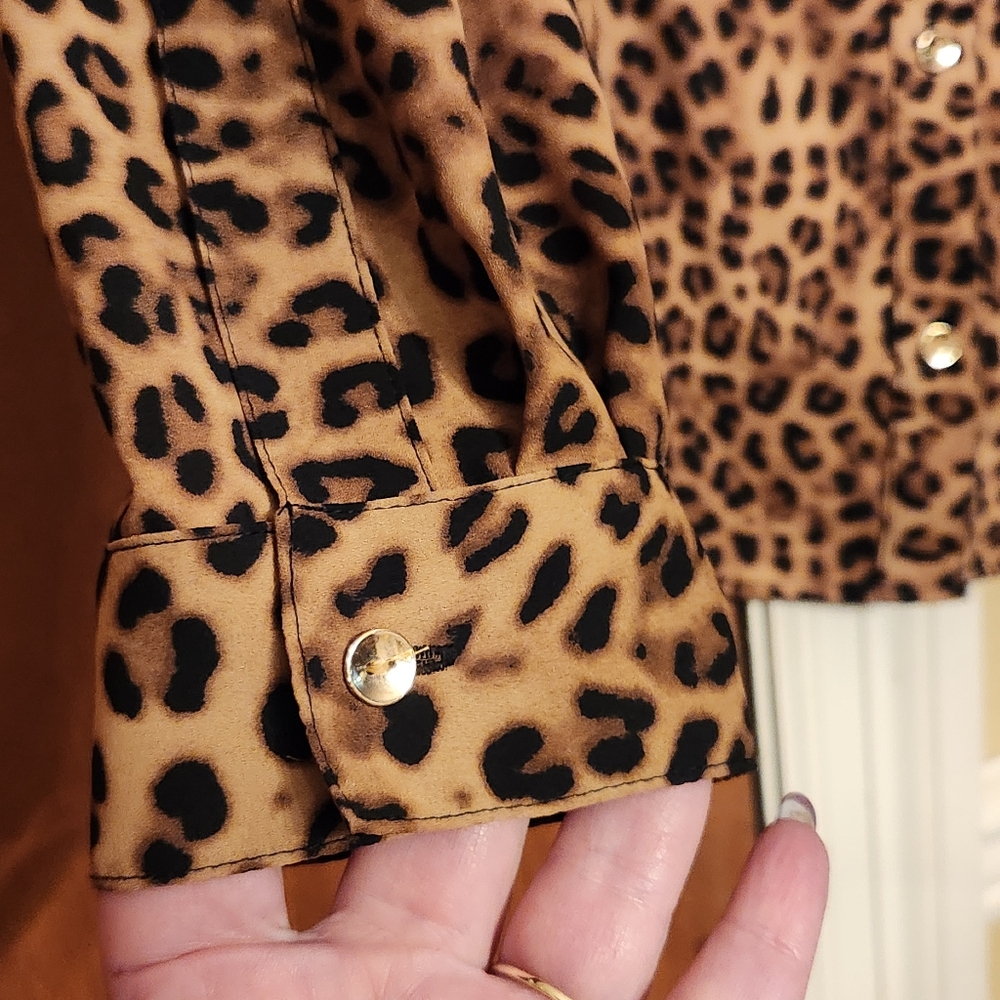 XXL Charter Club animal print button front shirt with rool tab sleeves like new - Picture 8 of 10